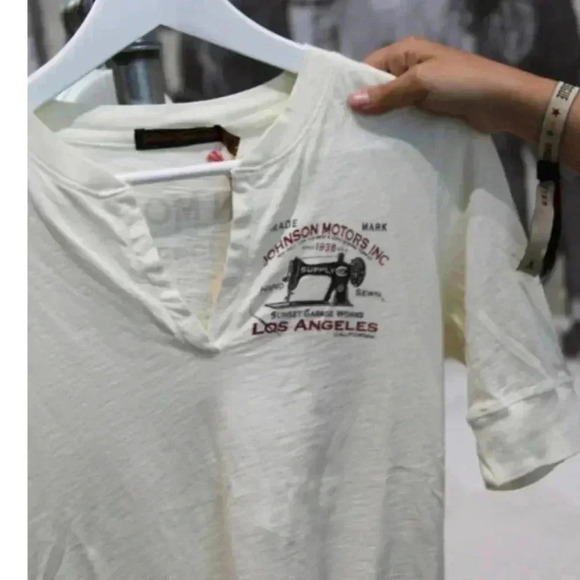 Johnson Motors V Neck Logo Shirt RARE - Picture 5 of 6